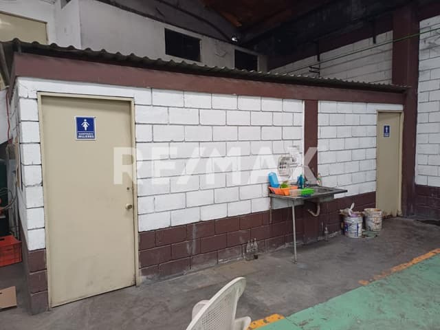 BODEGA INDUSTRIAL/COMERCIAL EN RENTA CERCA DE PARQUE ESPAÑA