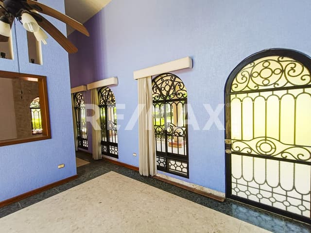 TERRENO CON CASA EN VENTA