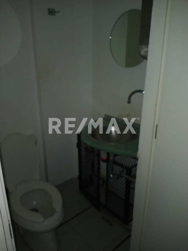 Local Comercial en Renta, Plaza Mayor, Leona Vicario, Metepec, Estado de México.