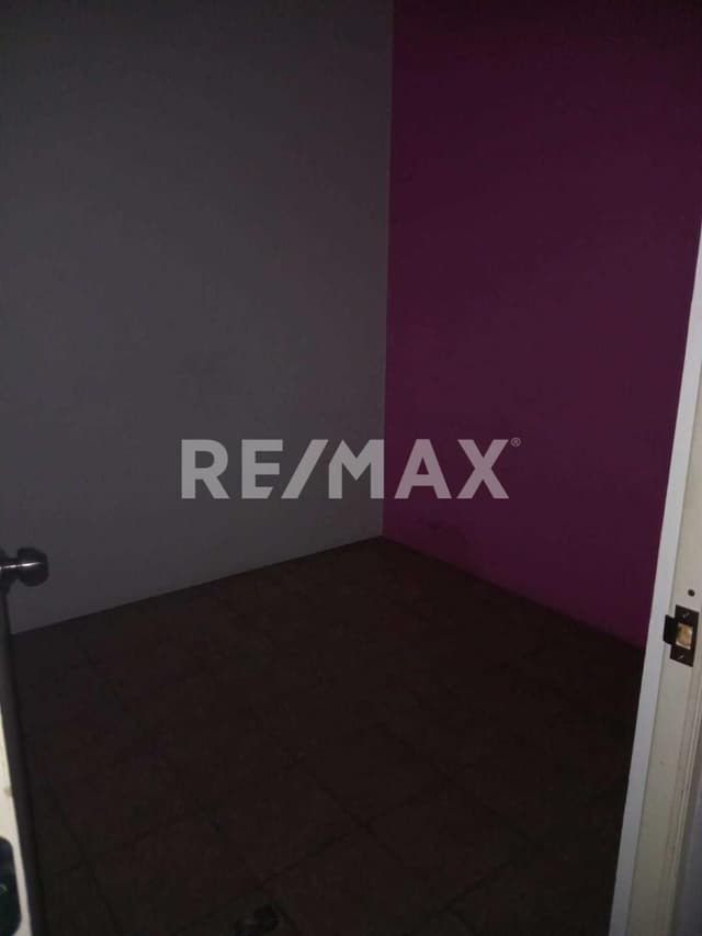 Local Comercial en Renta, Plaza Mayor, Leona Vicario, Metepec, Estado de México.