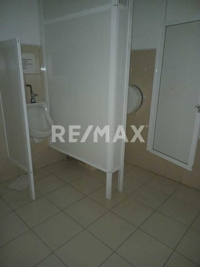 Local Comercial en Renta, Plaza Mayor, Leona Vicario, Metepec, Estado de México.