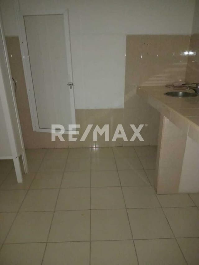 Local Comercial en Renta, Plaza Mayor, Leona Vicario, Metepec, Estado de México.