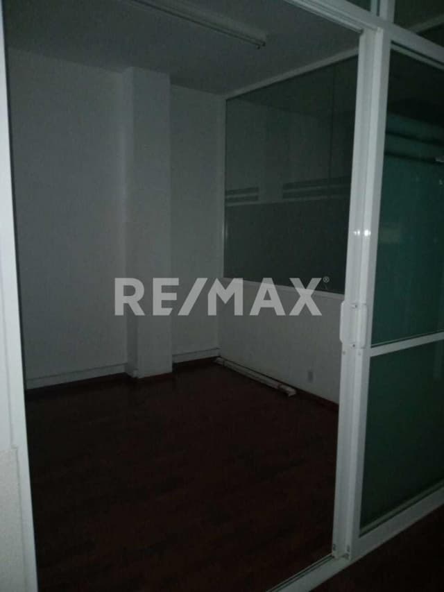 Local Comercial en Renta, Plaza Mayor, Leona Vicario, Metepec, Estado de México.