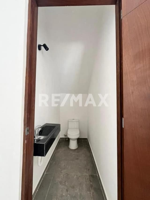 CASA EN VENTA EN CONKAL 