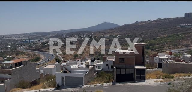 CASA EN VENTA EN CORREGIDORA