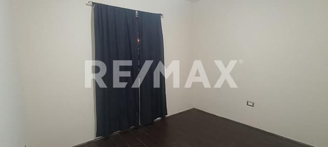 Casa en Renta en Fraccionamiento Urbi Quinta del Cedro, Tijuana