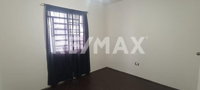 Casa en Renta en Fraccionamiento Urbi Quinta del Cedro, Tijuana