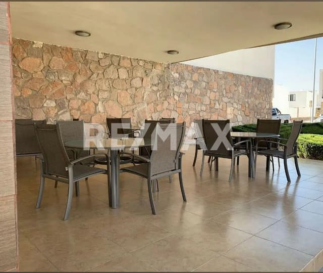 CASA EN VENTA EN EL REFUGIO 