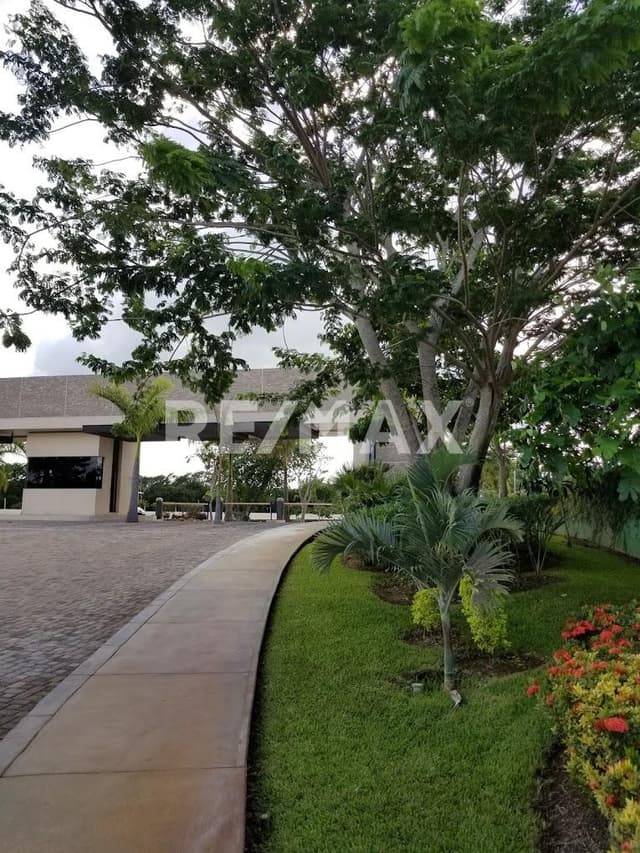 Venta de Lote en lujoso Residencial Nortemérida Komchen Mérida, Yuc.