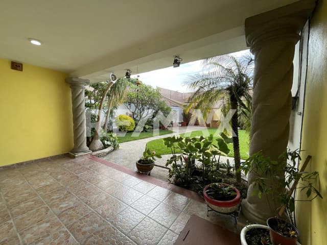 Venta de casa en el Fracc. Las Fincas, Jiutepec, Morelos...Clave 5817