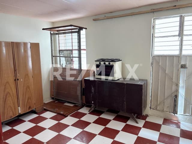 Venta Casa con 3 departamentos en Ecatepec 