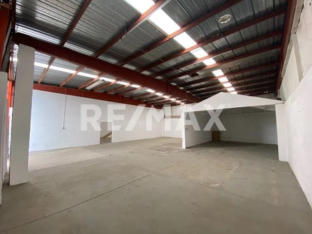 BODEGA COMERCIAL EN RENTA DE 330 M2, EN LA COL. LIBERTAD, TIJUANA B.C.