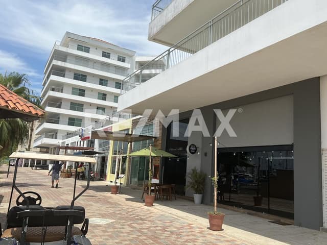 Mazatlán Local Comercial Frente a Marina con Hermosa Vista 