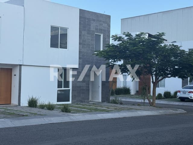 CASA EN CONDOMINIO EN VENTA SANTA FE JURIQUILLA