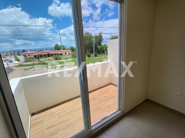 Se vende casa al sur de la ciudad en fraccionamiento Benito Juarez.