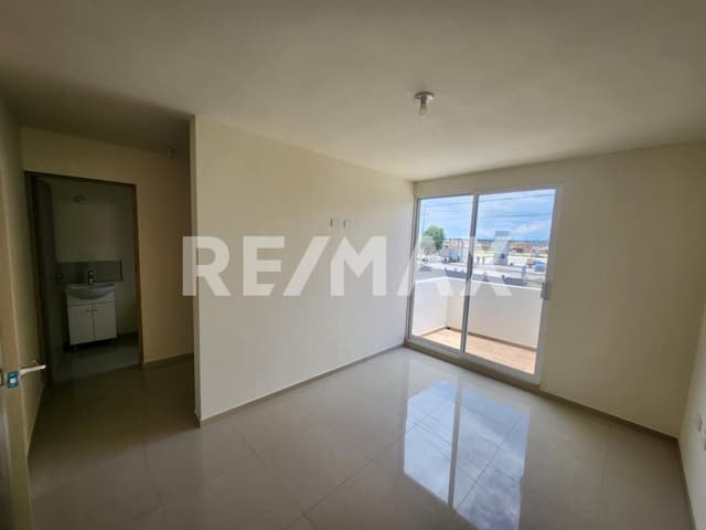 Se vende casa al sur de la ciudad en fraccionamiento Benito Juarez.