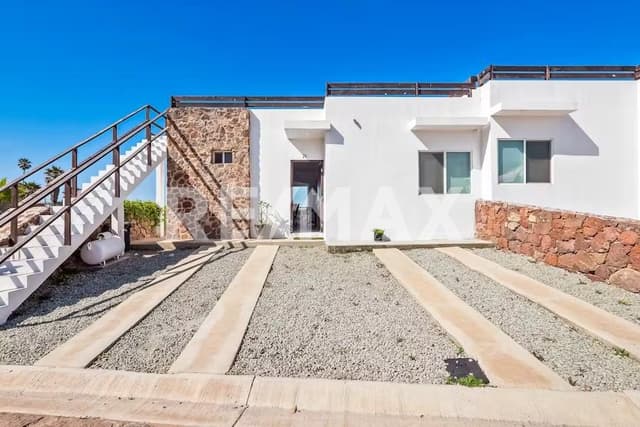 LUXURY VILLAS OCEAN FRONT