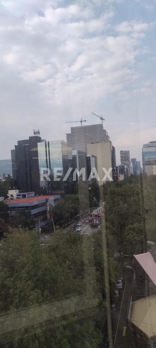 CONSULTORIO EN RENTA EN CHIMALISTAC