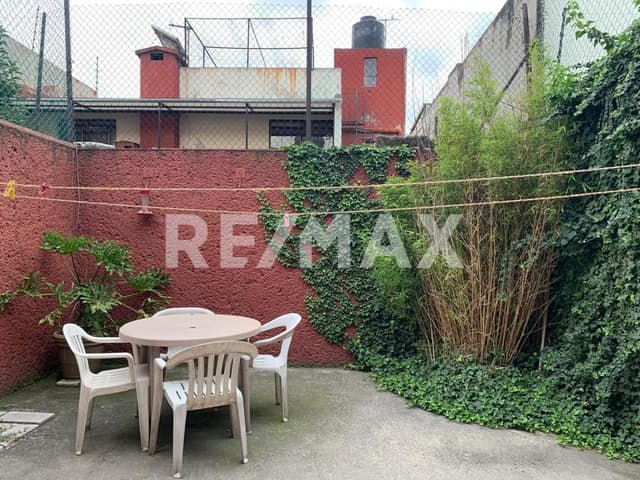 Casa en Venta en Colonia Xinantécatl, 