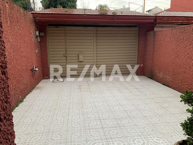 Casa en Venta en Colonia Xinantécatl, 