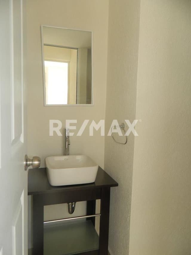 SE VENDE DEPARTAMENTO EN SAN PEDRO DE LOS PINOS