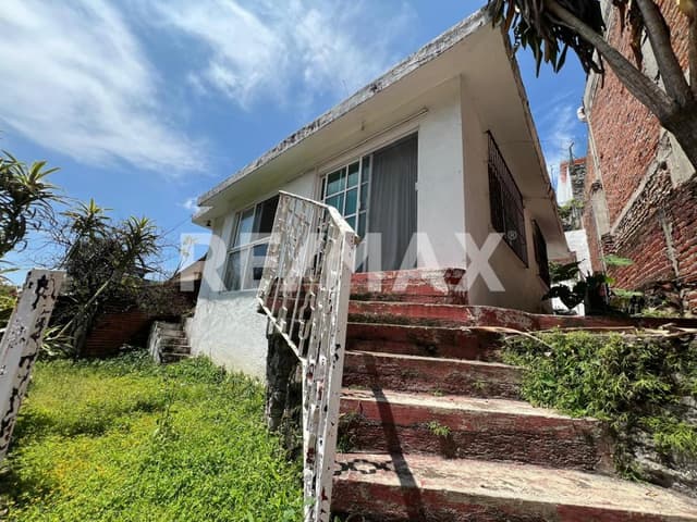 Venta de casa sola, Col. Lomas de San Antón, Cuernavaca, Morelos...Clave 5822