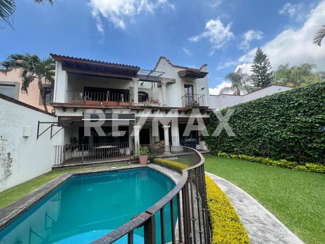 Venta de casa dentro del Fracc. San Jerónimo Ahuatepec, Cuernavaca, Morelos...Clave 5823