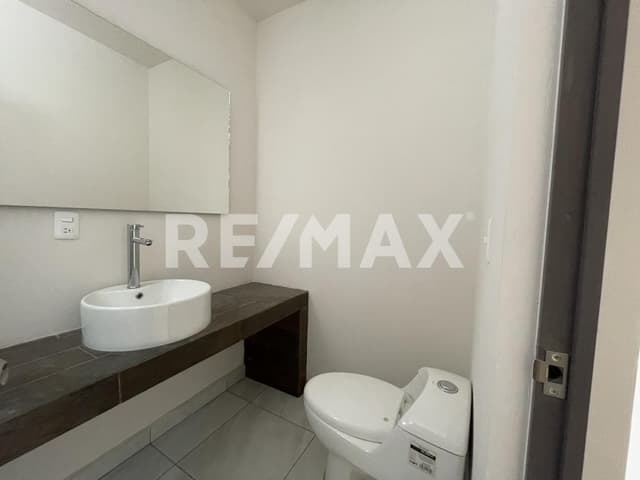 CASA VENTA CON ROOF CAÑADAS DEL ARROYO