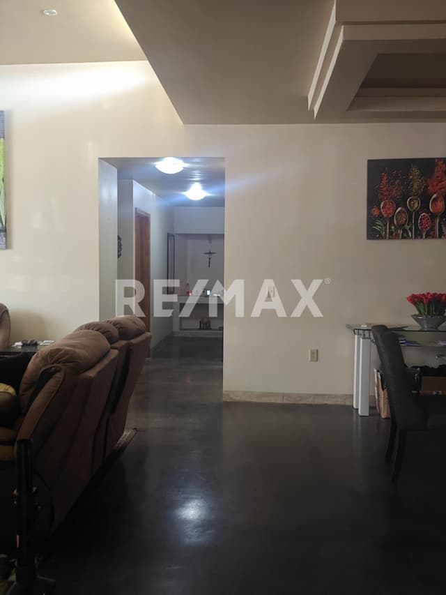 ¡SE VENDE HERMOSA CASA EN TIJUANA, COL. AEROPUERTO!