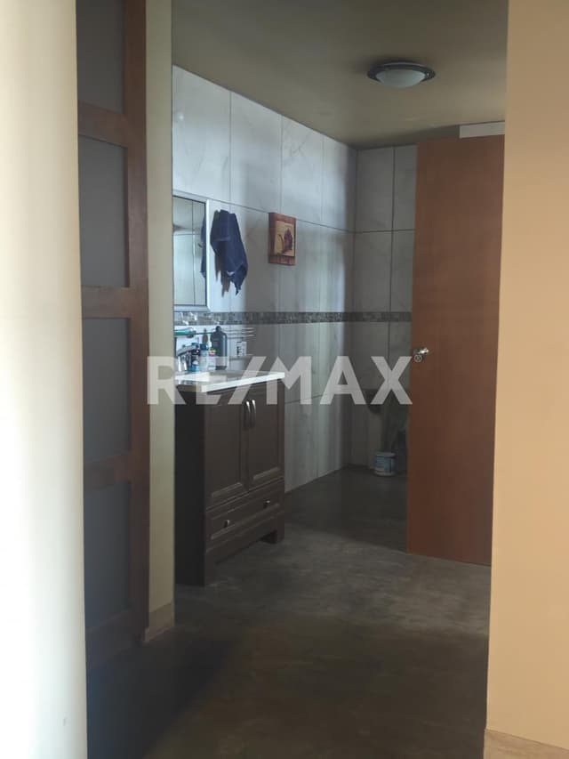 ¡SE VENDE HERMOSA CASA EN TIJUANA, COL. AEROPUERTO!