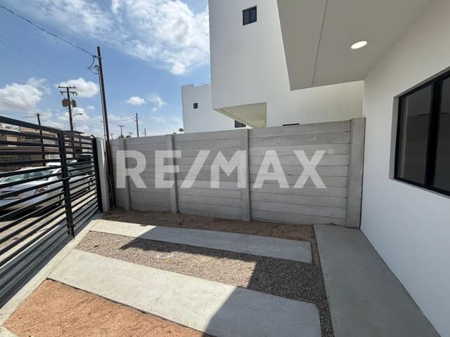 Colonia Primero de Diciembre - Venta de casa