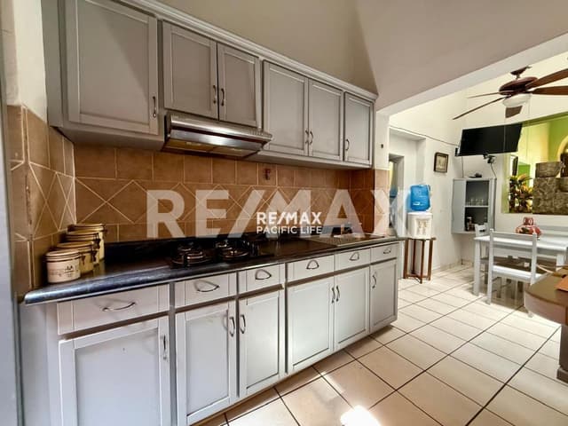 CASA EN RENTA EN CENTRO