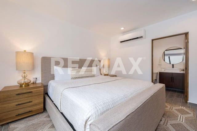 Casa Vera 9 Camino a la Playa, Cabo Corridor