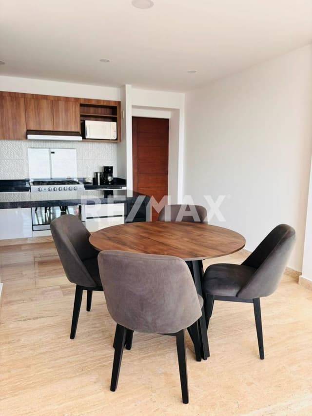 DEPARTAMENTO EN RENTA EN CAÑADAS DEL LAGO 