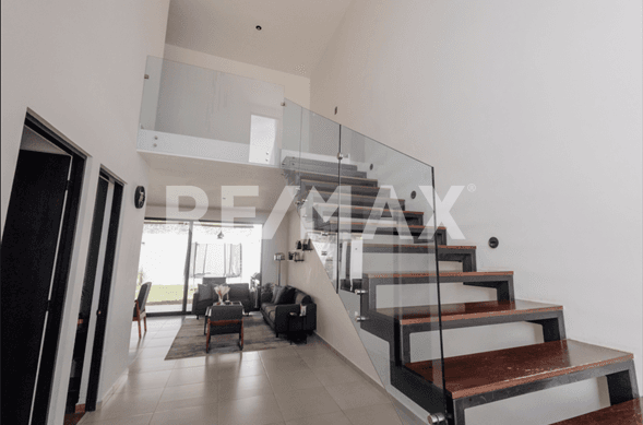 CASA EN VENTA REAL DE JURIQUILLA