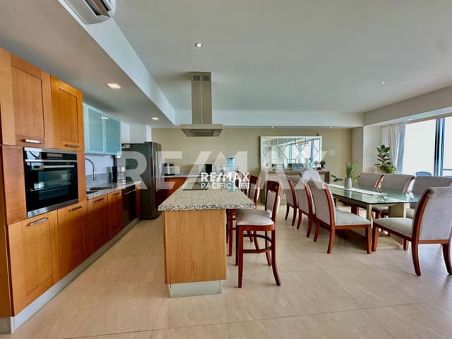 CONDOMINIO EN VENTA EN PENINSULA