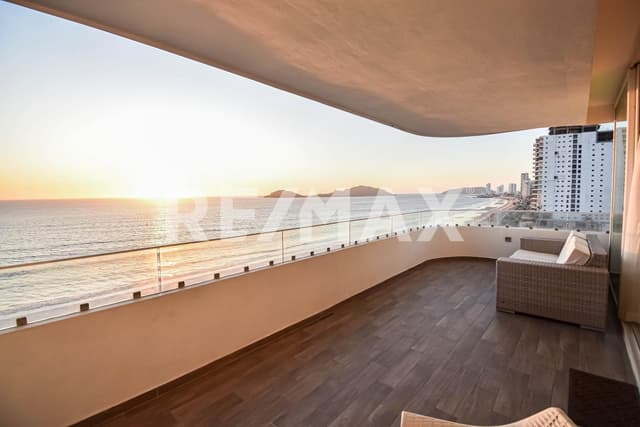 La Joya de Avenida del Mar: Cristal Bay 1101