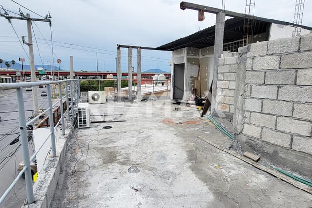 Local - Comercial en Venta - 5