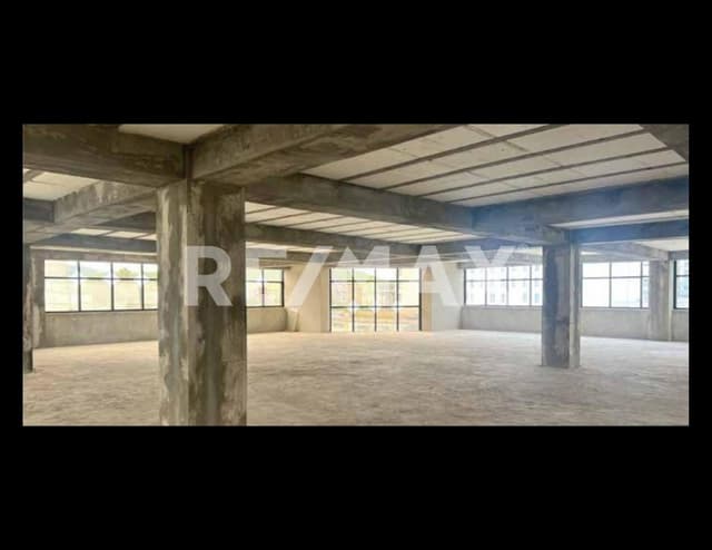 LOCAL EN RENTA EN JURIQUILLA SANTA FÉ 