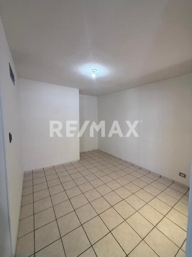 CASA EN RENTA EN PRADERA DORADA