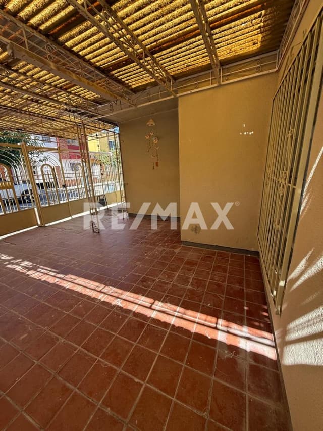 CASA EN RENTA EN PRADERA DORADA