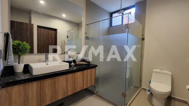 Casa en venta con recámara en PB en Cumbres del Lago Querétaro