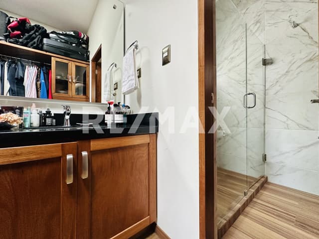 CASA EN VENTA EN LAS ACACIAS