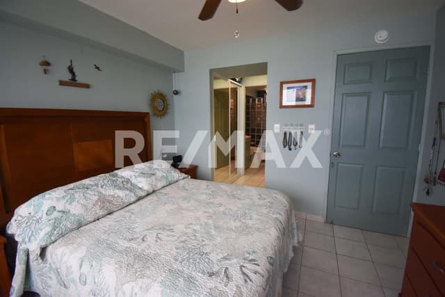 Condo frente al mar a un SUPER PRECIO