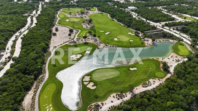 Venta de terreno en Provincia Club de Golf entrega inmediata komchen Mérida, Yuc