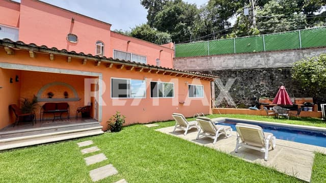 Venta de casa en el norte de Cuernavaca, Santa María Ahuacatitlán, Cuernavaca, Morelos...Clave 5832