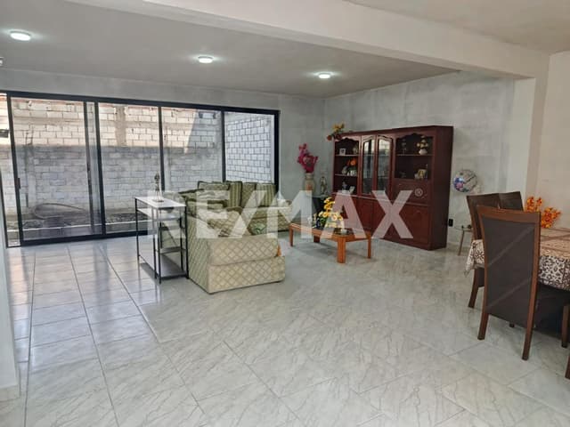 Casa sola en Hacienda de las Flores, Jiutepec, Morelos( Cesión de derechos)...Clave 5835