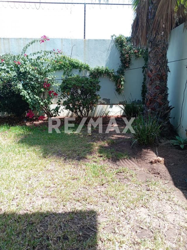 Se renta casa de 2 pisos amueblada en Rincon del Mar