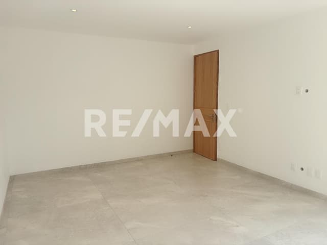 Venta Residencia para estrenar en Cto. Economistas