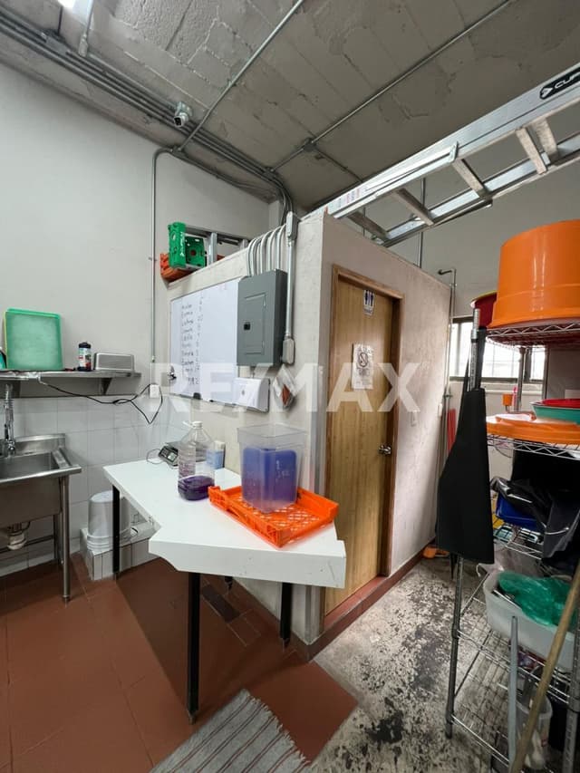 Local en Venta, Constituyentes